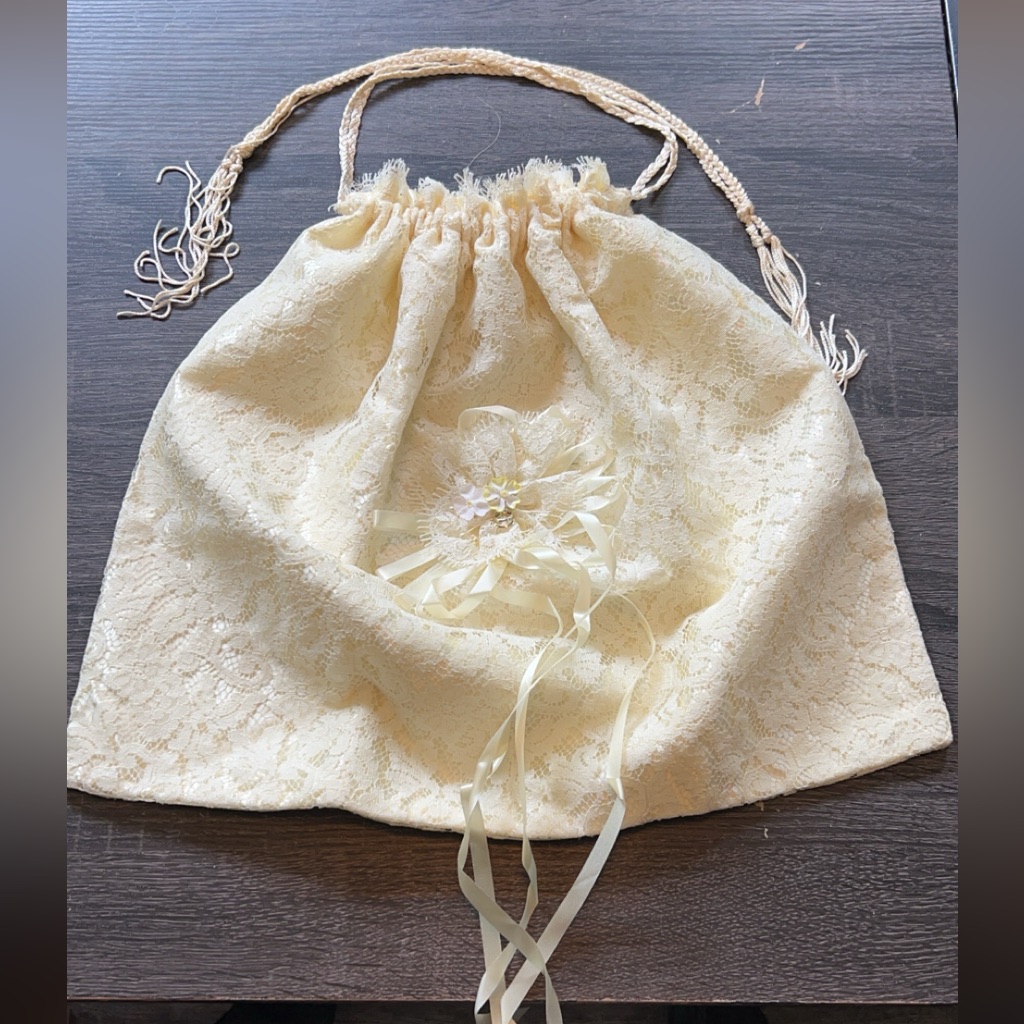 Lace Stringed Travel Bag